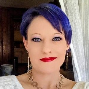 Meet your Posher, Raina